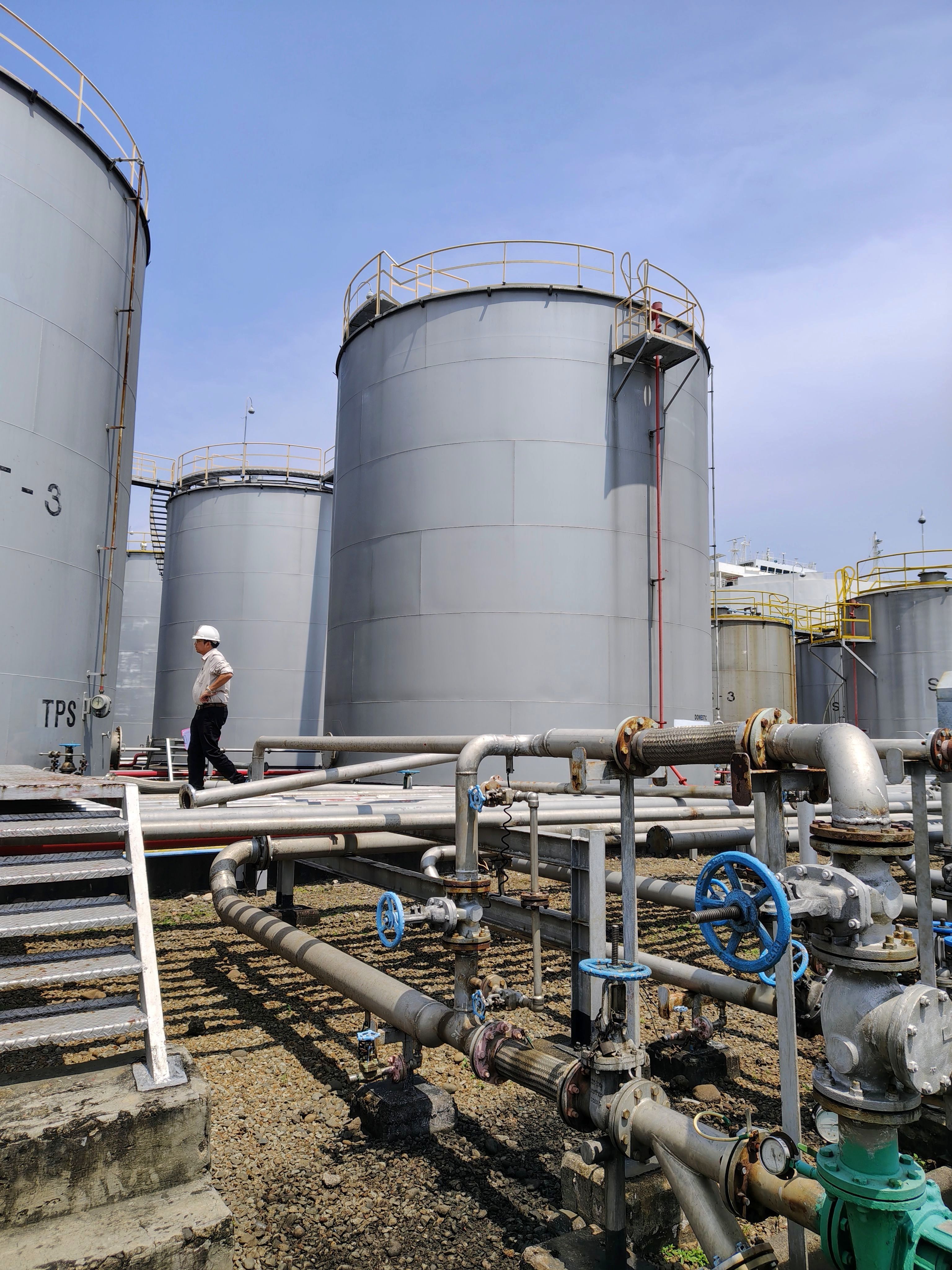 Bulk storage tanks and pipework at a product terminal
